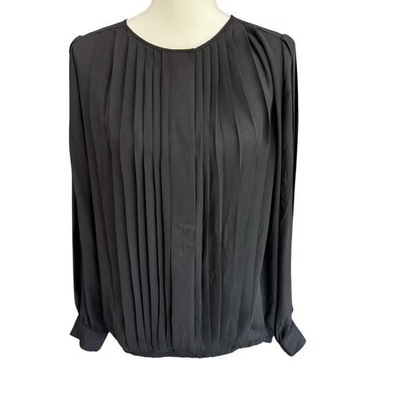 BANANA REPUBLIC Pleated Georgette Blouse Womans Size M Black NWT - Picture 2 of 10